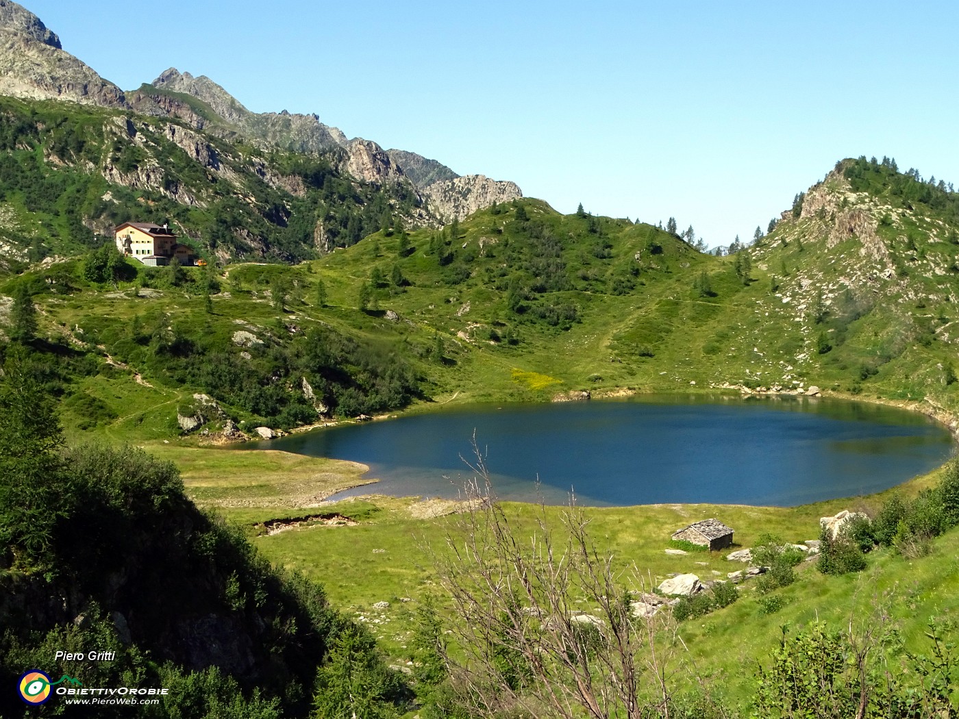 19 Dal sentierino vista dall'alto sul Lago Rotondo.JPG